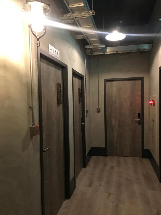 The Retro Tai-Pan Hotel Tainan Bagian luar foto